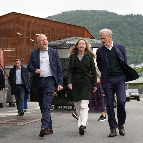 Statsminister besøkte landstrømanlegg i Bergen